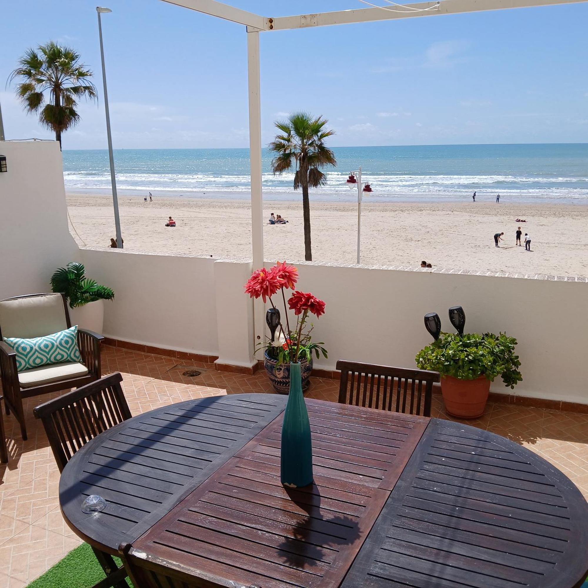 Amazing Frontal Beach Apartment #Traveller'S Awards2023 กาดิซ ภายนอก รูปภาพ